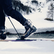 Salomon Outpath BC turpjäxa i färgen Nine Iron/Dune