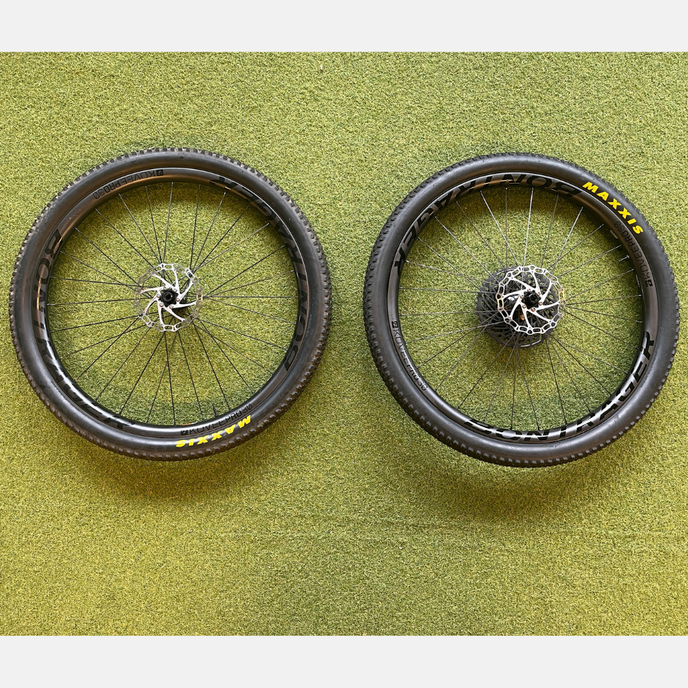 Bontrager Kovee Pro 30 hjulset - Begagnad (med däck och kassett)