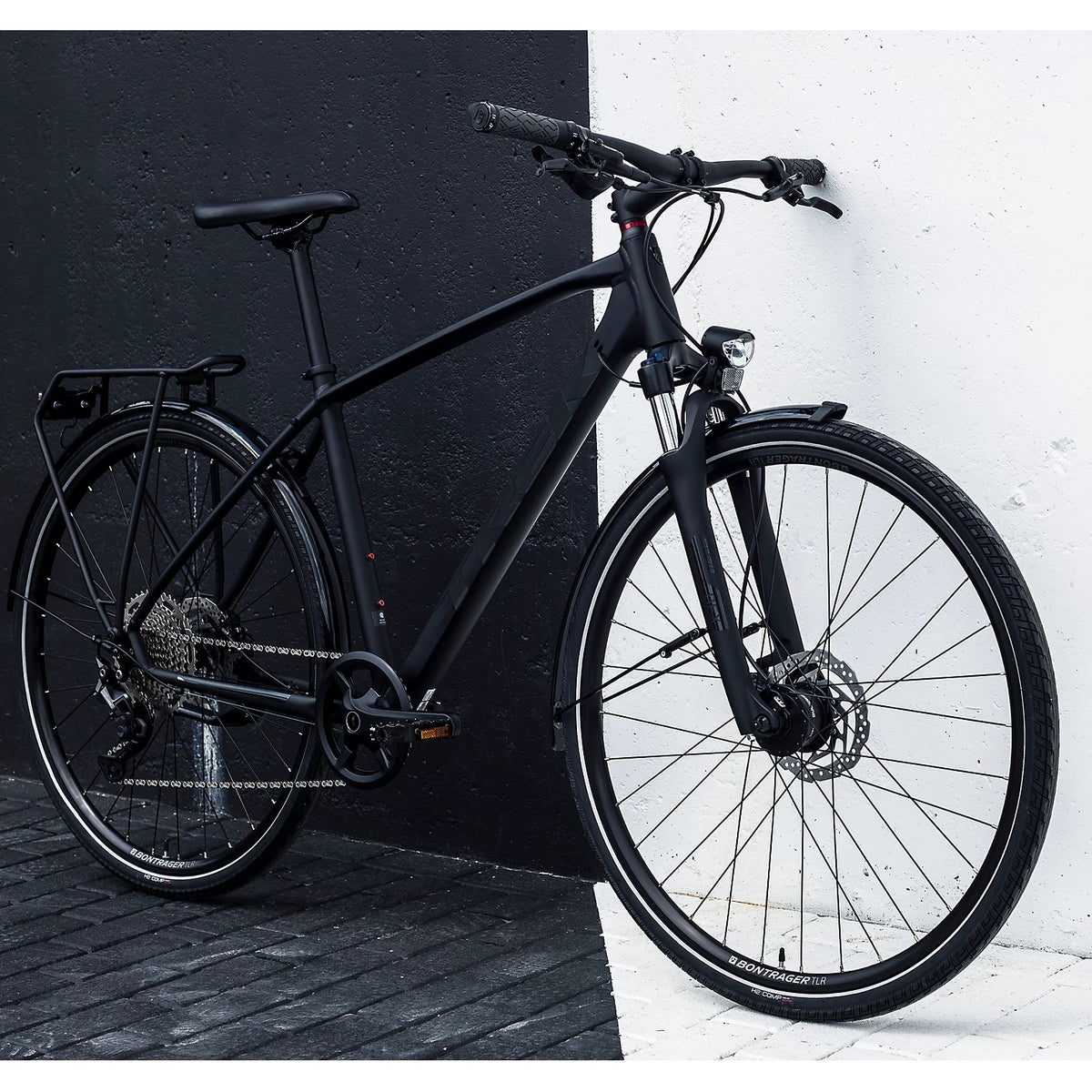 Trek Dual Sport 3 Equipped Matte Trek Black