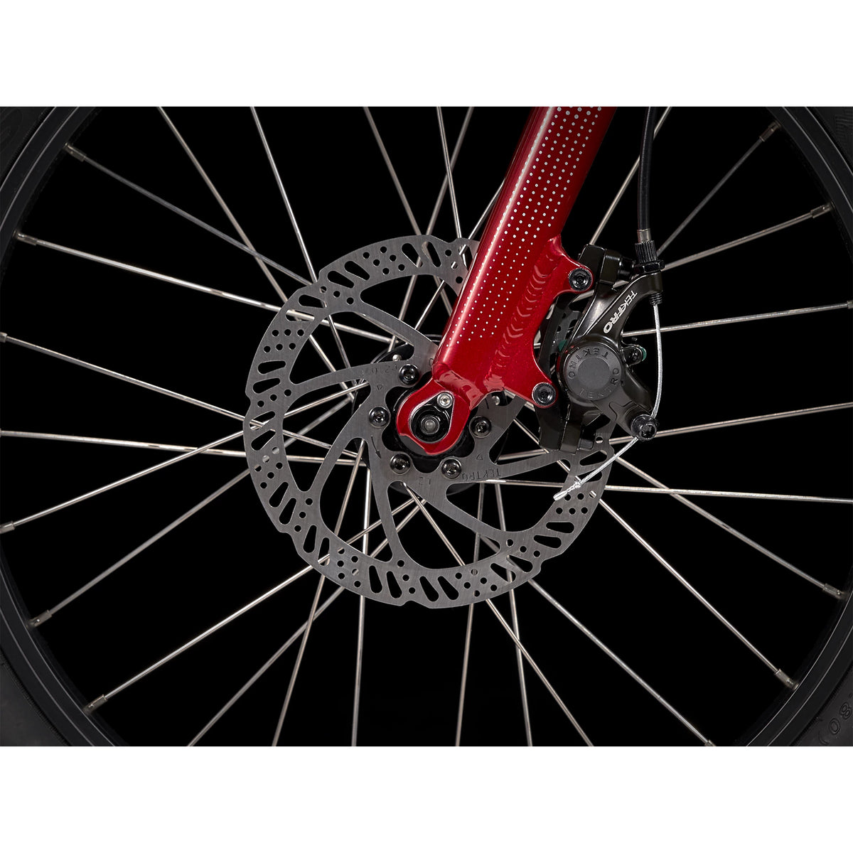 Trek Roscoe 20 Rage Red to Dnister Black Fade